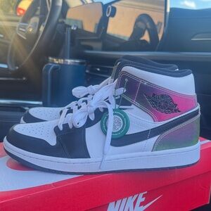 Nike Air Jordan 1  SE Mid Black White with Heat Reactive Accents